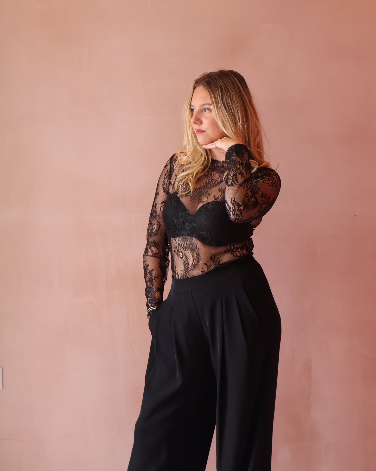 ROSE TOP - BLACK