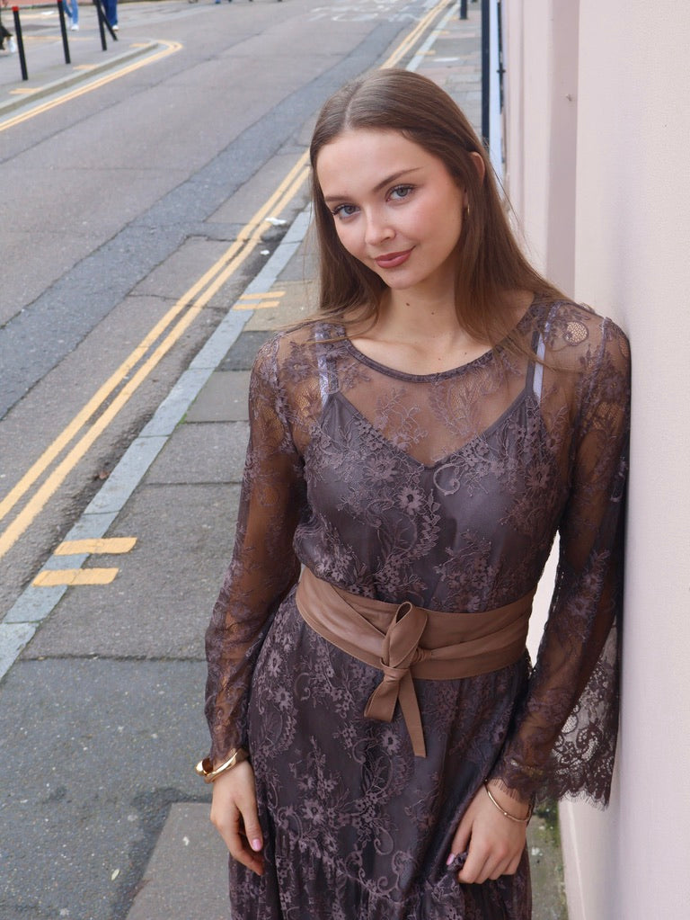 ERIN LACE DRESS - BROWN