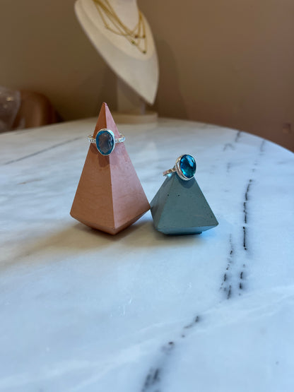 GEMSTONE RINGS - GOLD